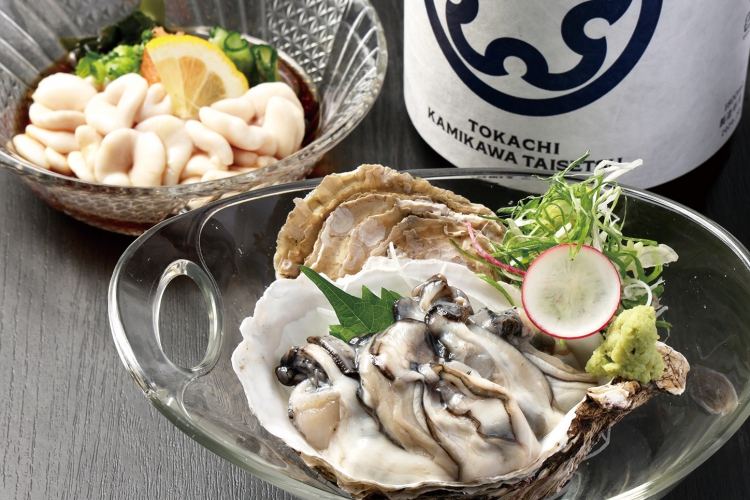 サロマ湖産カキを使用した「かき酢」、臭みがまったくなく、濃厚な味わいを楽しめる「たちポン」各1,188円