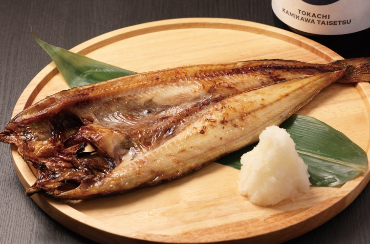 身質や厚さ、脂質のバランスが良い「ほっけ開き(1枚)」2,100円、半身は1,210円