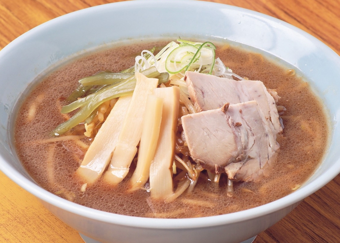 6種の調味料を使った秘伝のタレでつくる「正油ラーメン」900円
