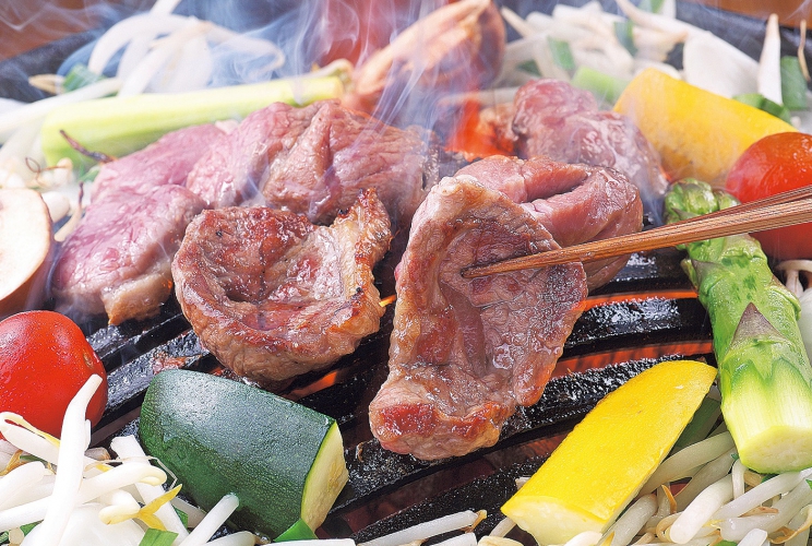 脂の融点が低く繊細な味わいの「アスパラひつじ」は数量限定3,280円