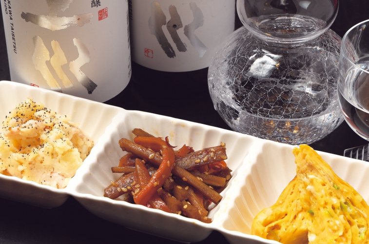 11種以上のメニューから組み合わせるおつまみ3点セット800円 