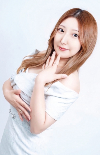 現役保育士としても活躍しているコミュ力抜群のみわちゃん