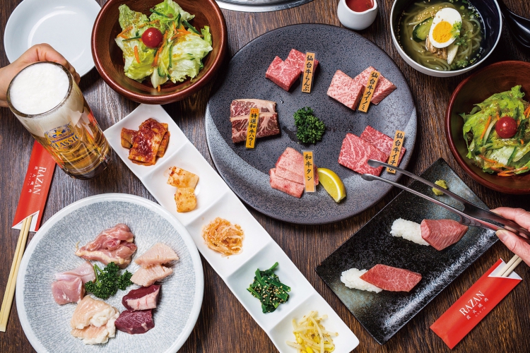 生ビールやマッコリが120分飲み放題付の宴会コースは6,600円～3種類を用意している