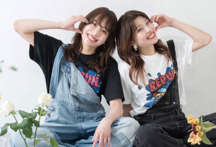 妹のユイちゃん(左)と姉のマナちゃん(右)、美人姉妹の店