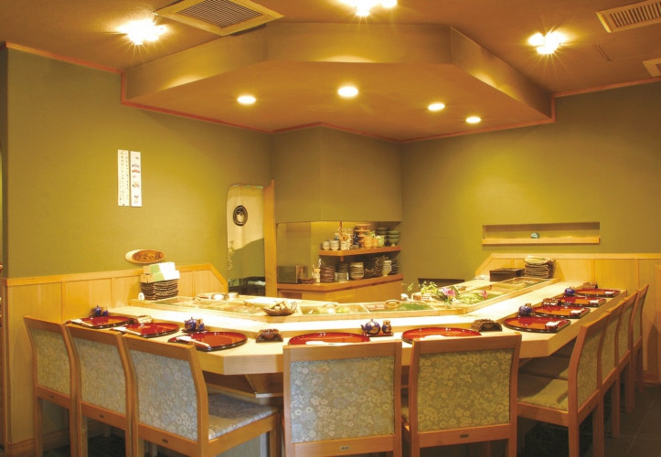 カウンター席のほかに6人迄収容可能な離れ個室を用意