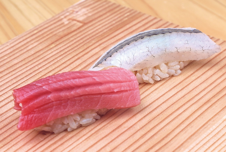 大将おまかせコースは刺身、1品料理、焼き物、握りが付いて22,000円から