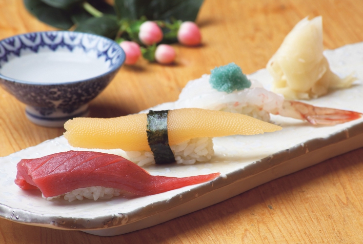 北海道産数の子800円~、マグロ赤身やボタンエビも極上の味わい