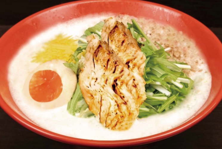 クリーミーでコクのある「泡しお」1,000円。鶏の旨みやコクを堪能できる
