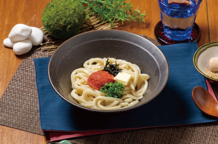 ダシ醤油、明太子、バターのハーモニーを味わえる釜明太醤油バターうどん