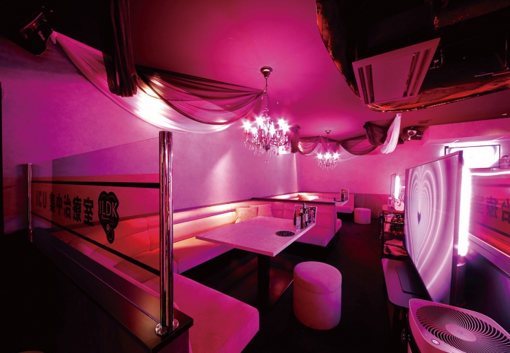 “ICU＝集中治療室”ことVIP席は2卓で計12人収容可能