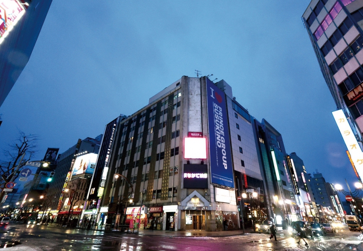 ススキノの中心部、日劇5.4BLD 4Fに誕生