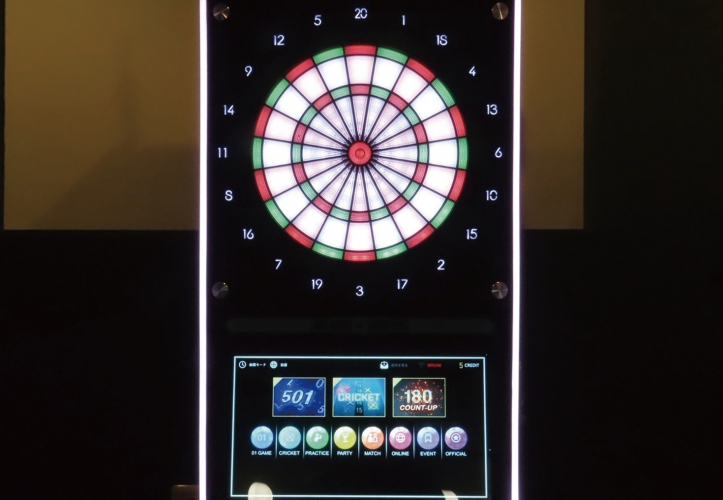 180分飲み放題4,400円～とリーズナブル、ダーツ投げ放題は500円