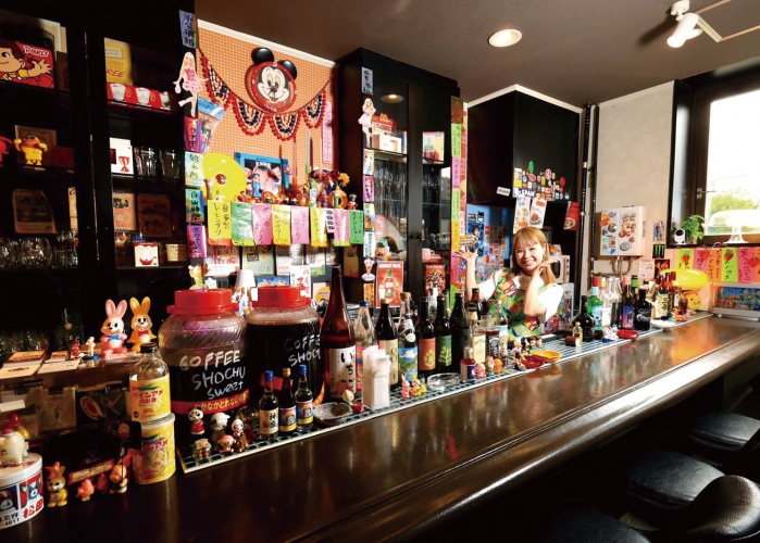 店主がDIYした明るくキュートな空間は次々と更新され見どころたっぷり