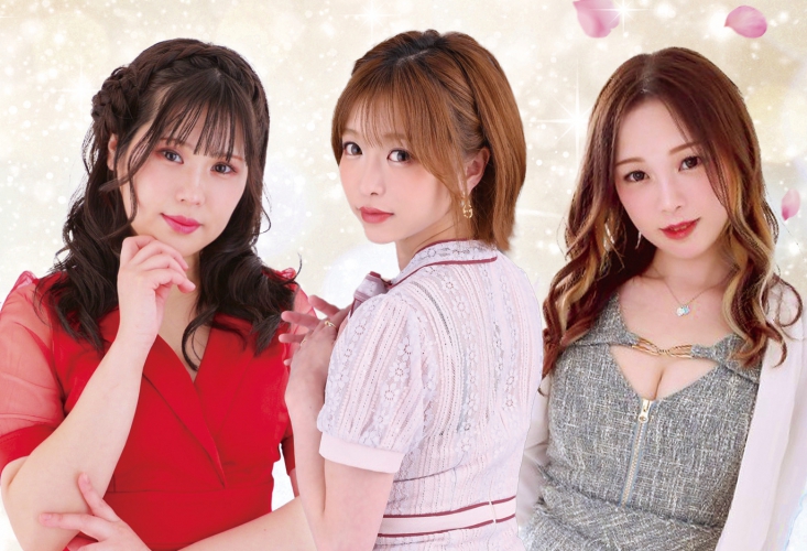 左からモモさん、愛子ママ、裕美マネージャー