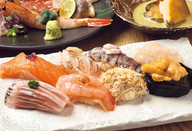 「ちょこっと鮨会席」8,000円(平日17:00迄、当日16:00迄予約)