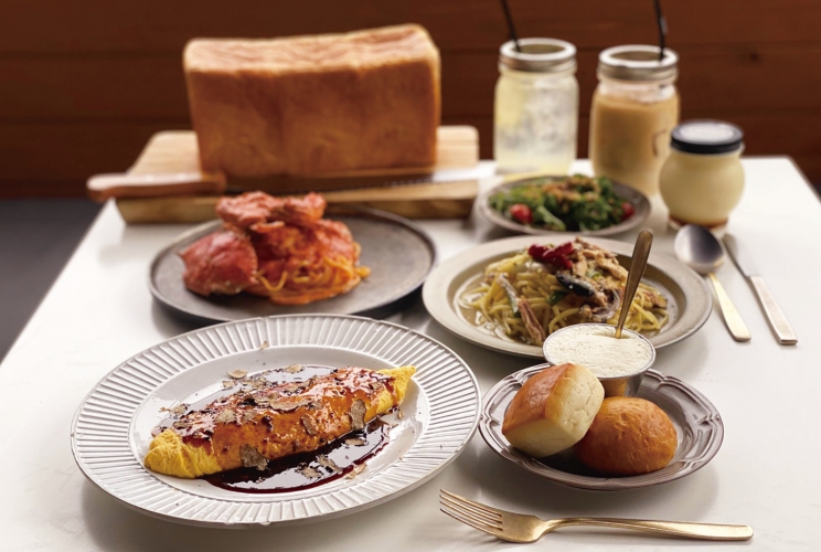 11:00迄はモーニングタイムで、ランチ、ディナーまで通し営業