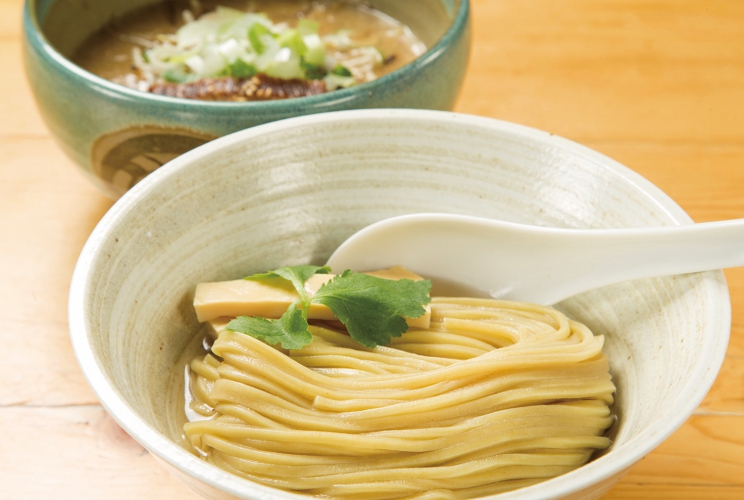「特製味噌つけ麺」1,650円、つけ麺の麺には小麦の香りが強い「一本挽き麺」を使用