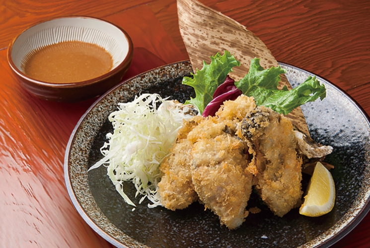 8人以上の利用(前日迄予約)で“めで鯛”刺盛りをサービス。誕生日や記念日、昇進祝いなどにぜひ