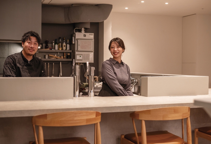 阿部料理長と佐藤店長が温かく迎えてくれる、接客も心地いい