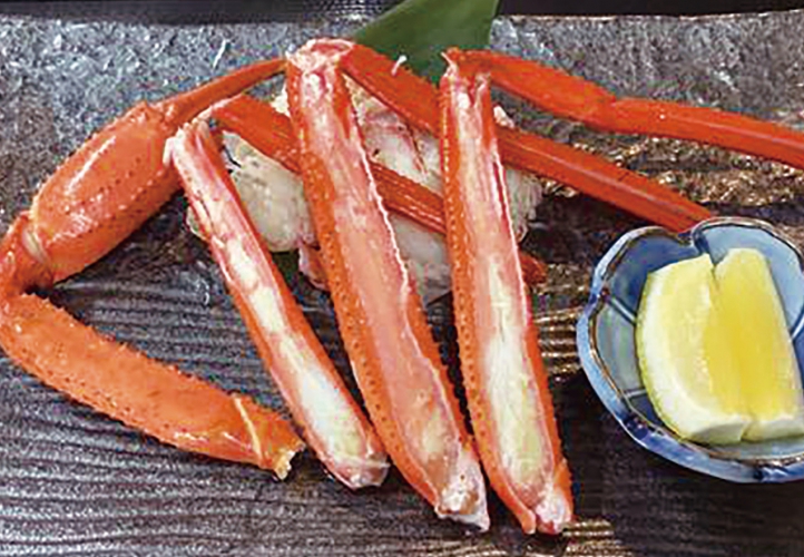 ズワイガニ付き食べ飲み放題コース通常8,500円、要前日迄予約