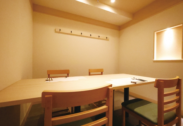 会食などにオススメ、完全個室完備、2~4人迄対応可能