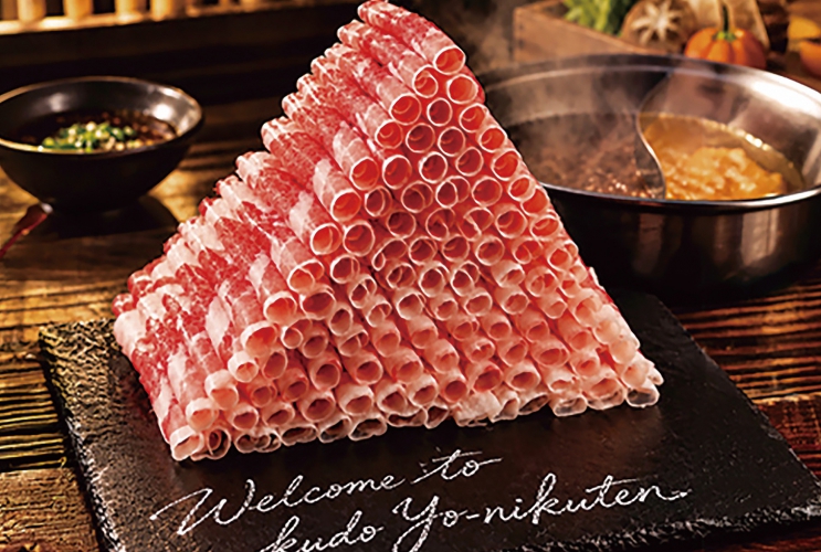 同店の名物ともいえる厳選ラム肉のピラミッド