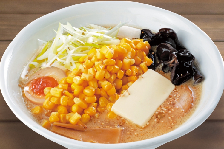 観光客に人気の「バターコーンラーメン」1,300円