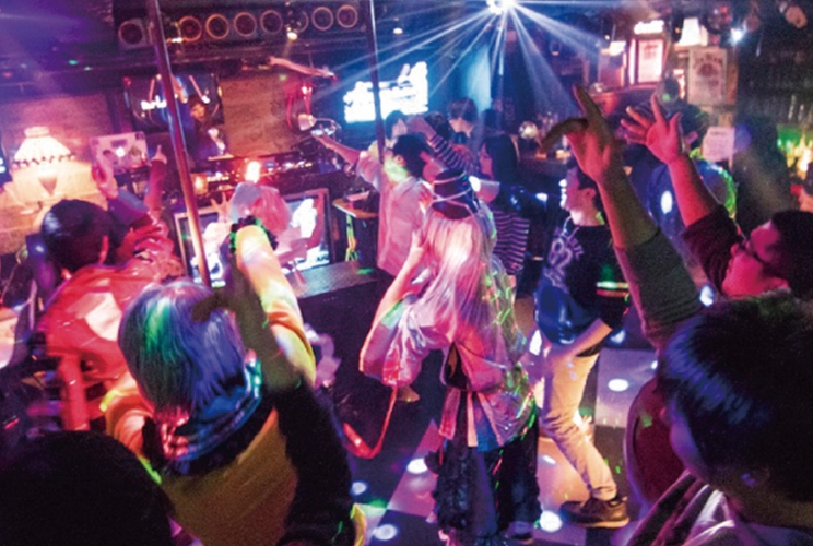 週末はさまざまなクラブイベントが開催、詳しくは公式SNS （@bar.locotonte）