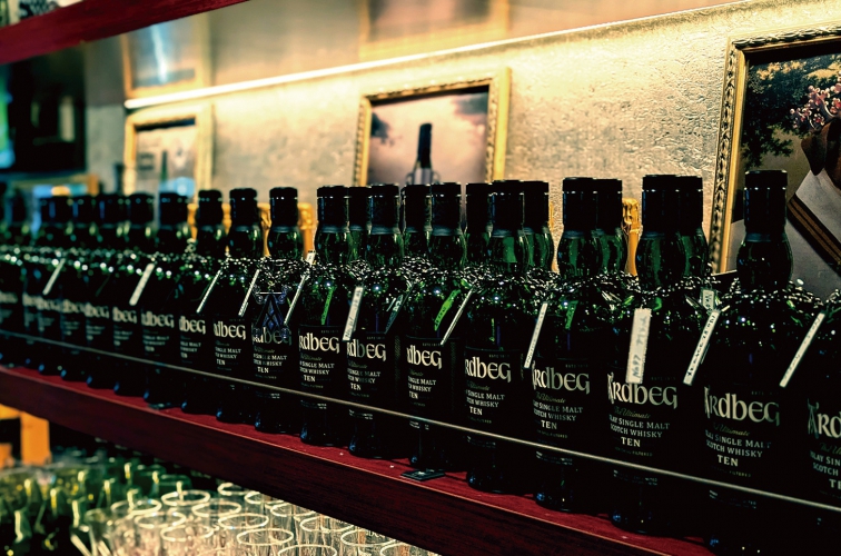 ARDBEG TENのみができるボトルキープ。値段は16,000円でキープチャージはない、詳しくはスタッフへ