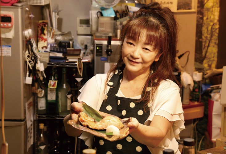 明るい人柄で親しまれる真理子さんが斜里の家庭料理でおもてなし