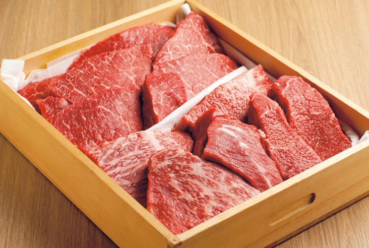 極上の肉は部位ごとに焼き加減を変え1番美味しい状態で提供する