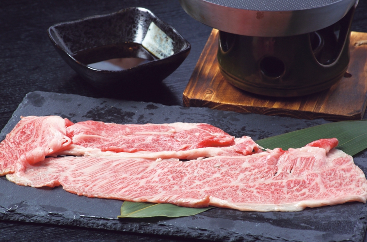 希少性が高いとして知られる黒毛和牛の「とうや湖和牛」を使ったやきしゃぶ500円
