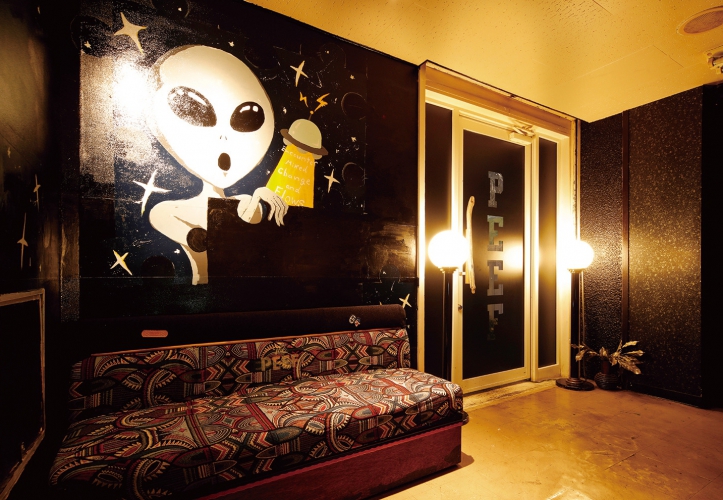 大きな入口で初めてでも気軽に入りやすい