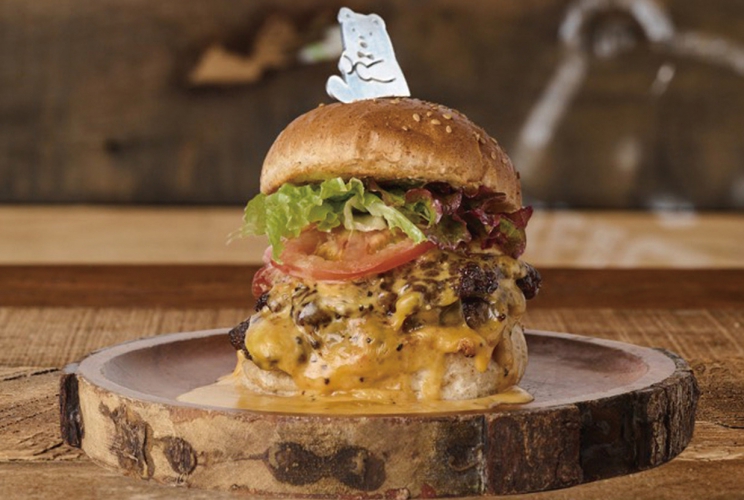 つなぎなし、国産牛100％のハンバーガーが人気