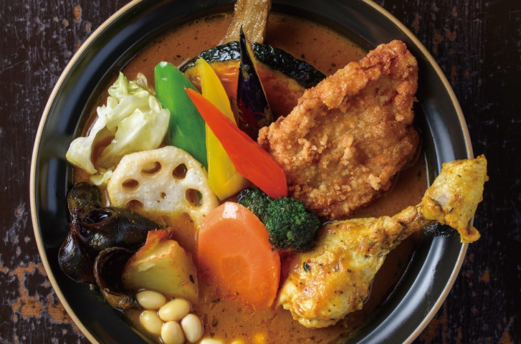 看板メニューのひとつともいえる侍.ザンギ&チキン1/2と野菜1,705円