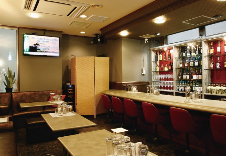1周年を迎え、連夜多くの客で賑わう人気店へと成長