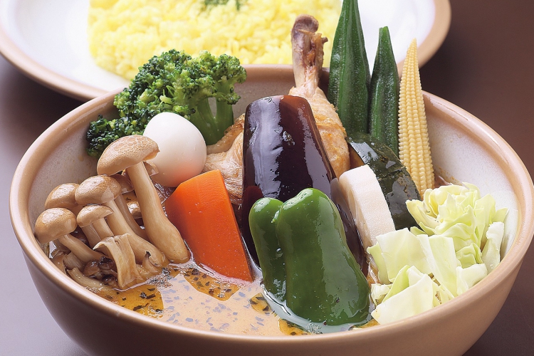 チキンカリーに11種類の野菜が入ったチキン野菜カリー1,750円