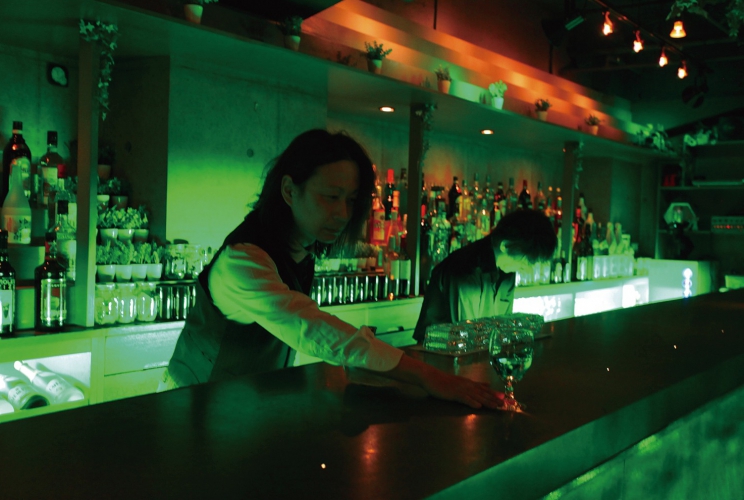 落ち着いた雰囲気で気軽に利用できる、女性ひとりでも楽しめる