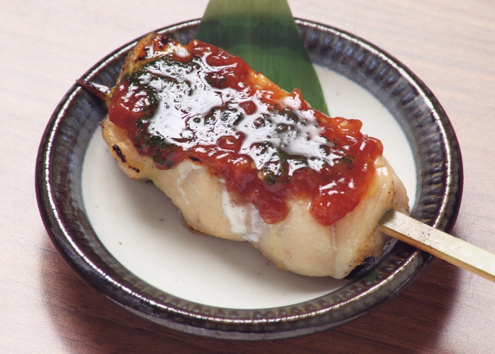 ホタテのような食感が特徴の「ササミ特製梅ダレ紫蘇オイル」350円