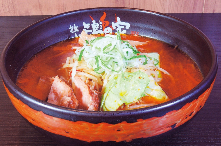 創業以来進化を続ける「辛みそラーメン」はコクと辛さのハーモニーを楽しめる