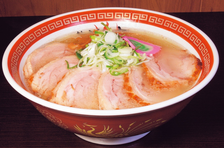 トッピング・チャーシュー400円、オススメはこの「しおチャーシュー麺」