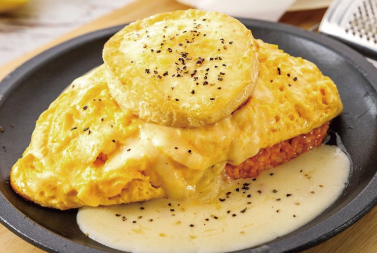 チーズを贅沢に使ったこぼれチーズのオムライス1,628円