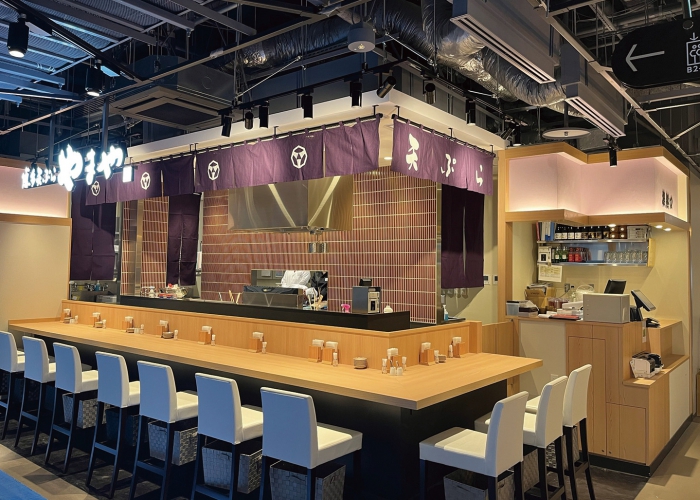 天ぷら専門店ならではの特別感と臨場感を楽しめる和の店構え
